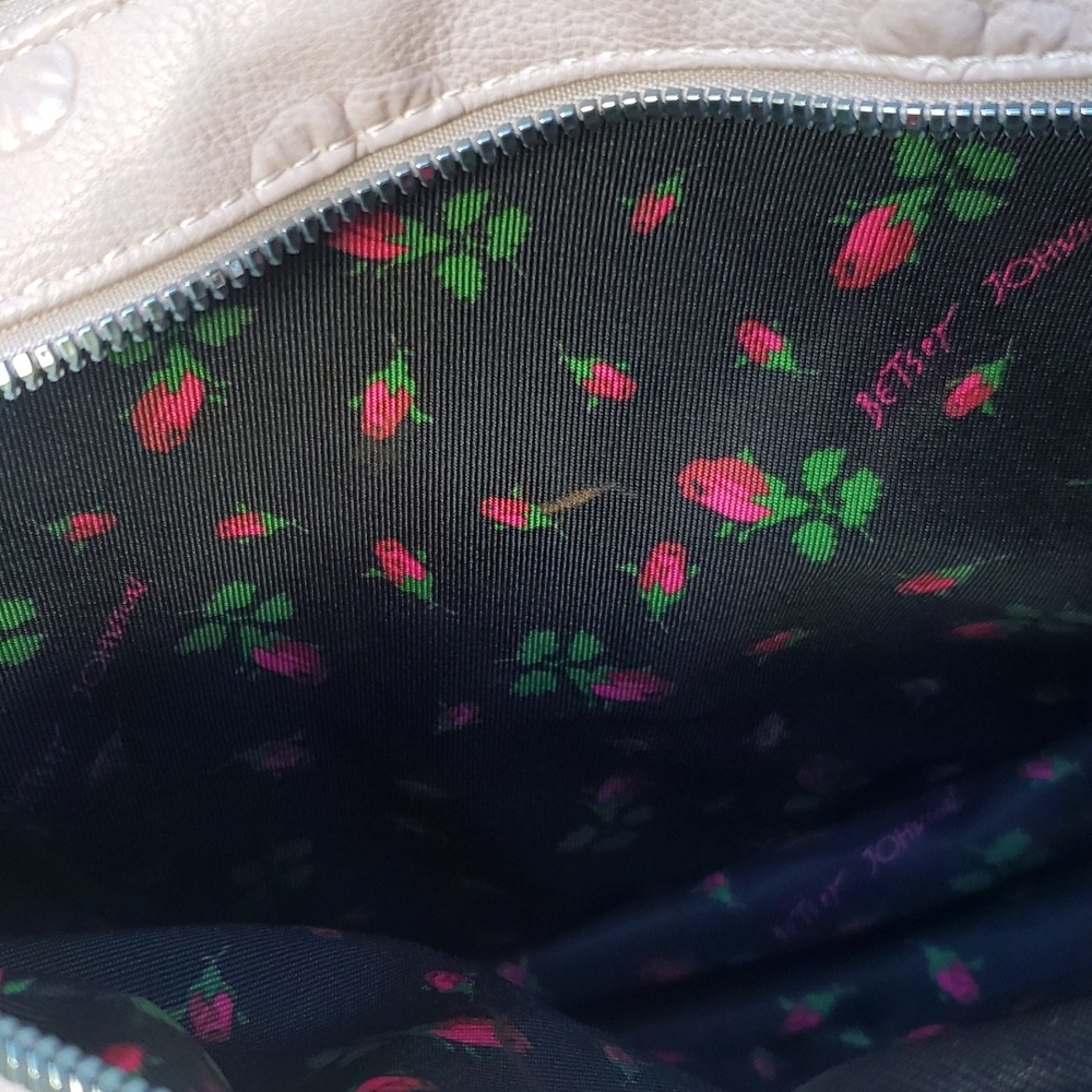 Betsy Johnson pouch - Picture 6 of 8